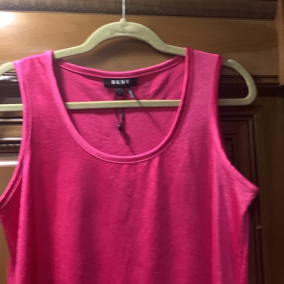 NWOT DKNY Scoop Neck Tank Top Size Medium - Picture 3 of 7